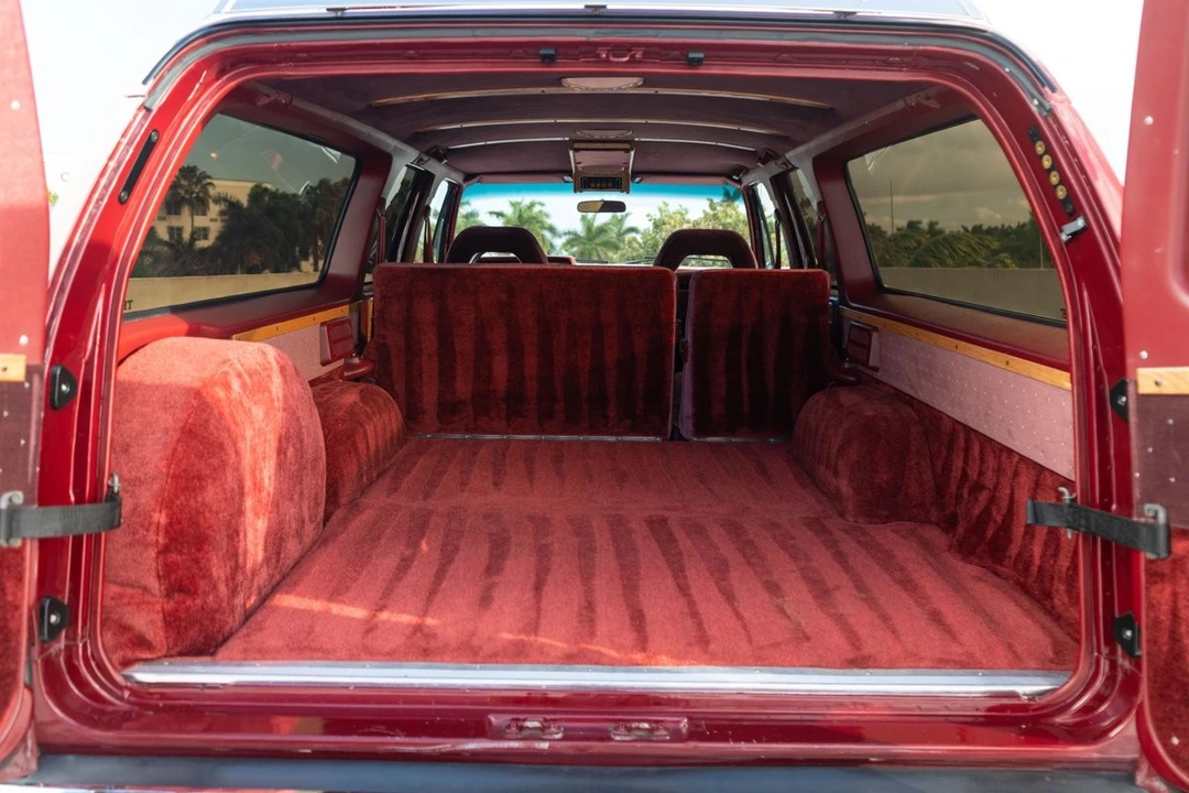 1990 Chevrolet Suburban 7th Gen - Image 14 of 21