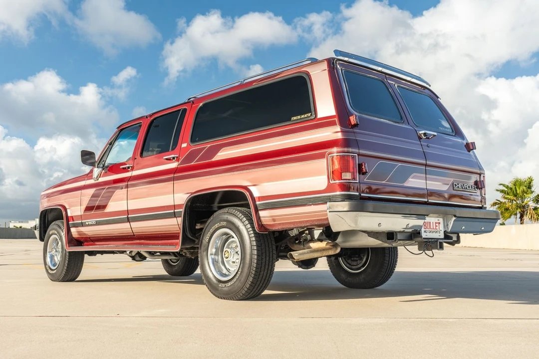 1990 Chevrolet Suburban 7th Gen - Image 8 of 21