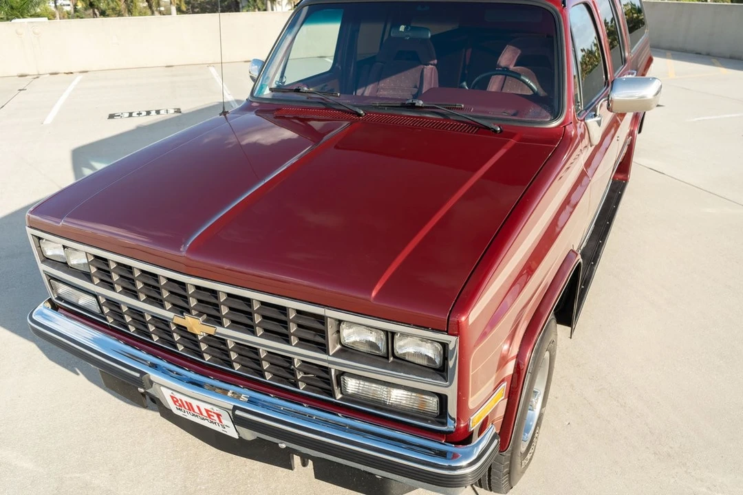 1990 Chevrolet Suburban 7th Gen - Image 6 of 21