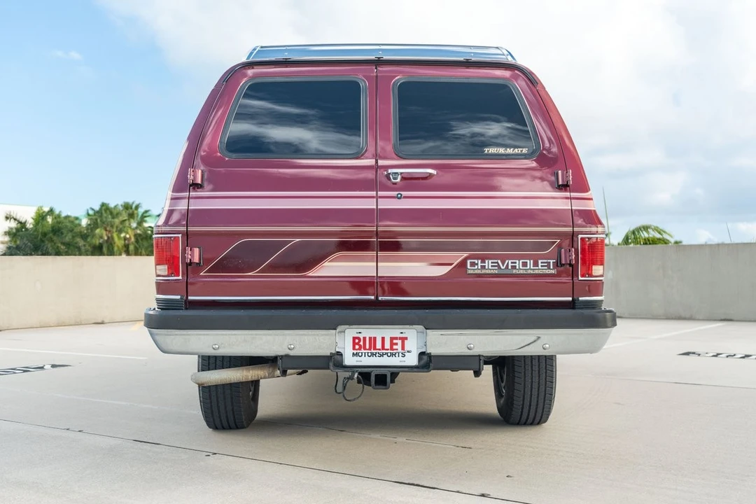 1990 Chevrolet Suburban 7th Gen - Image 12 of 21