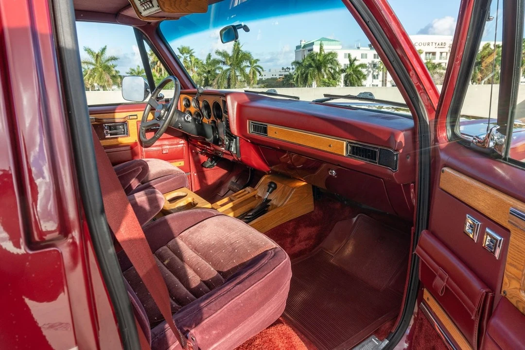 1990 Chevrolet Suburban 7th Gen - Image 21 of 21