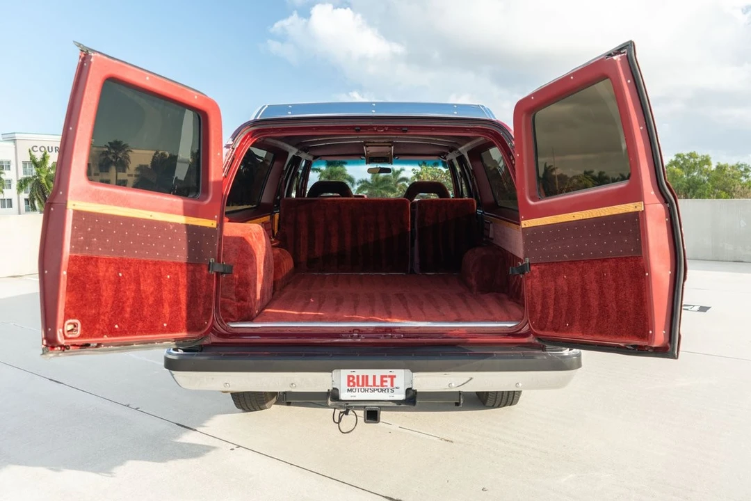 1990 Chevrolet Suburban 7th Gen - Image 13 of 21