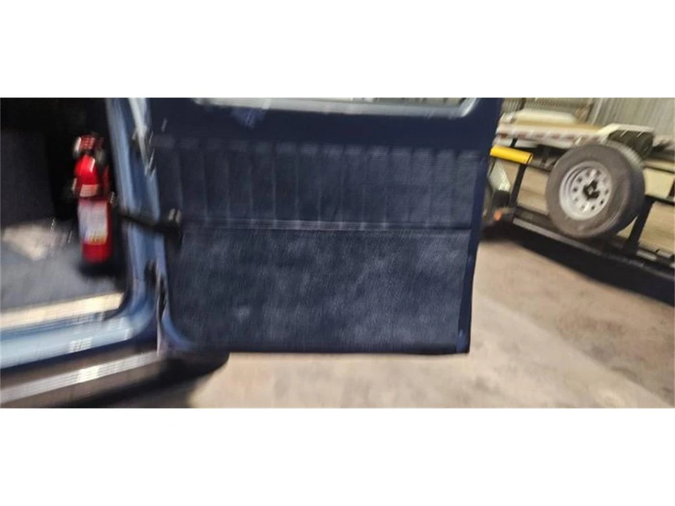 1990 Chevrolet Suburban 7th Gen - Image 21 of 23