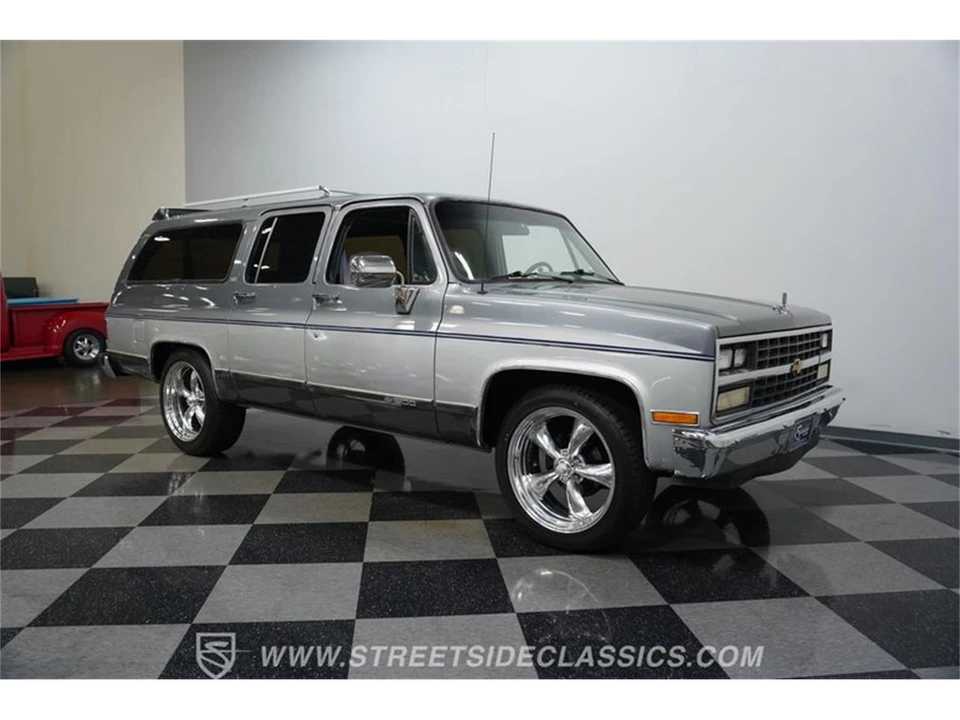 1990 Chevrolet Suburban 7th Gen - Image 15 of 31