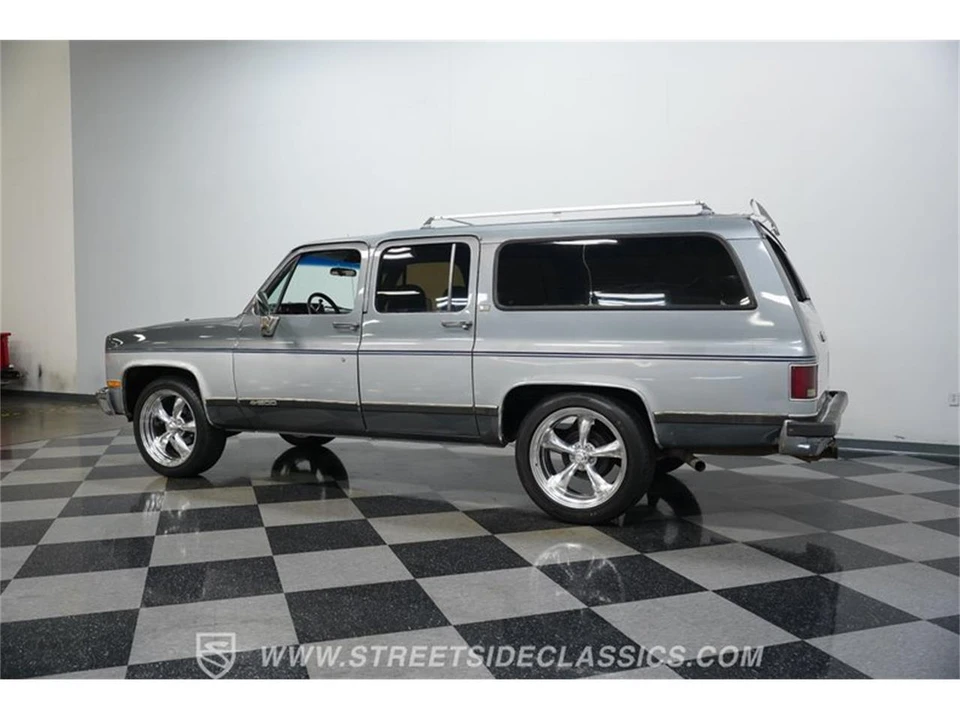 1990 Chevrolet Suburban 7th Gen - Image 7 of 31