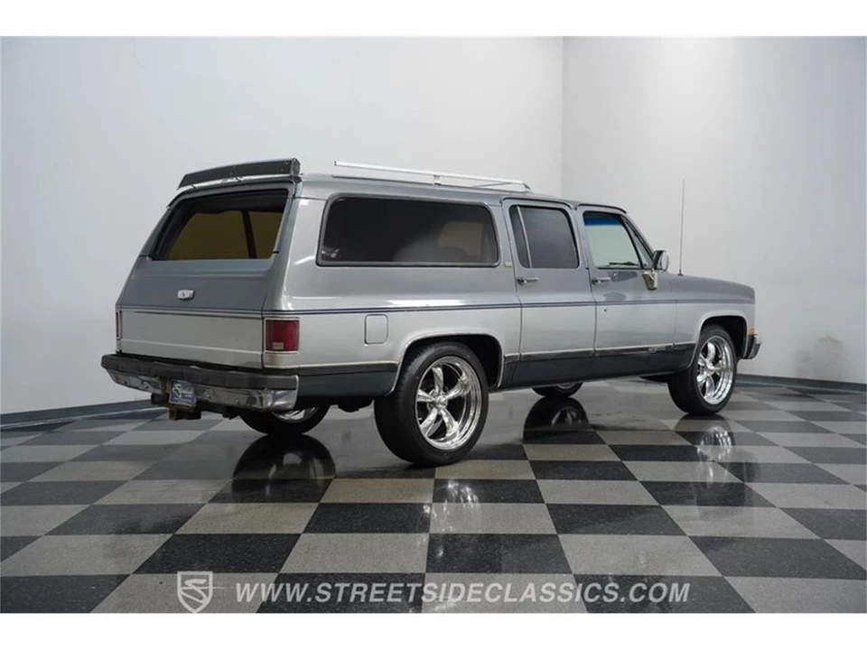 1990 Chevrolet Suburban 7th Gen - Image 11 of 31