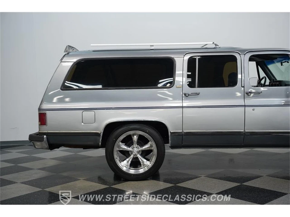 1990 Chevrolet Suburban 7th Gen - Image 27 of 31