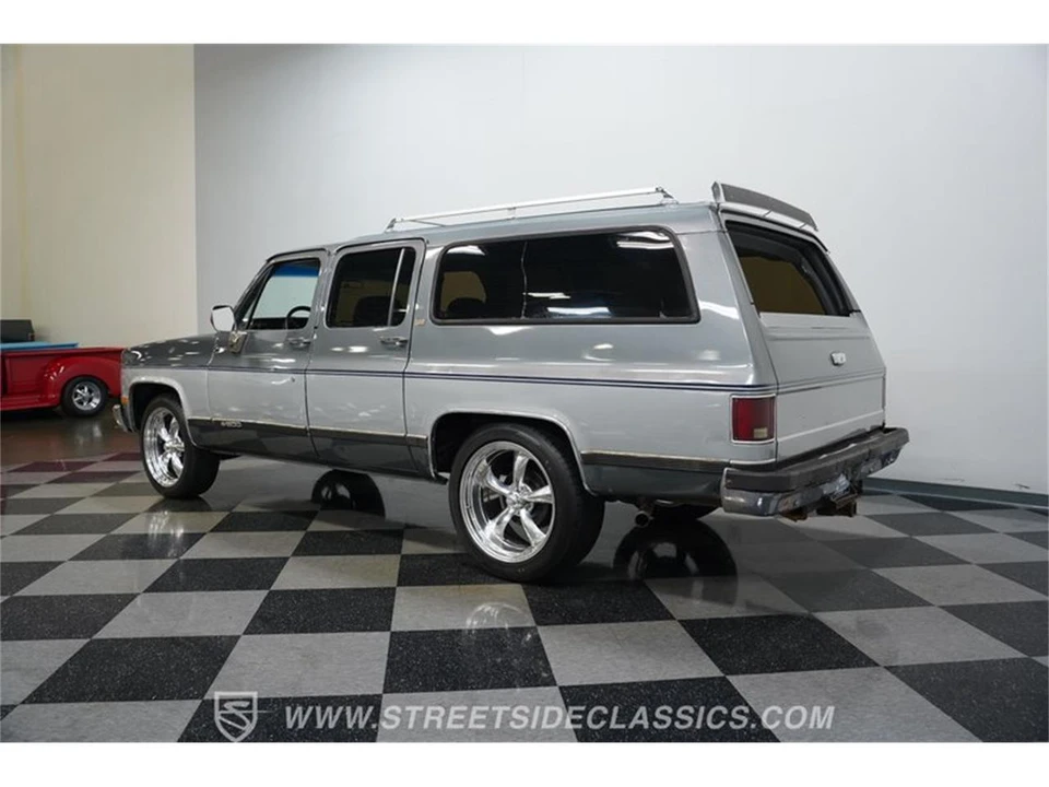 1990 Chevrolet Suburban 7th Gen - Image 8 of 31