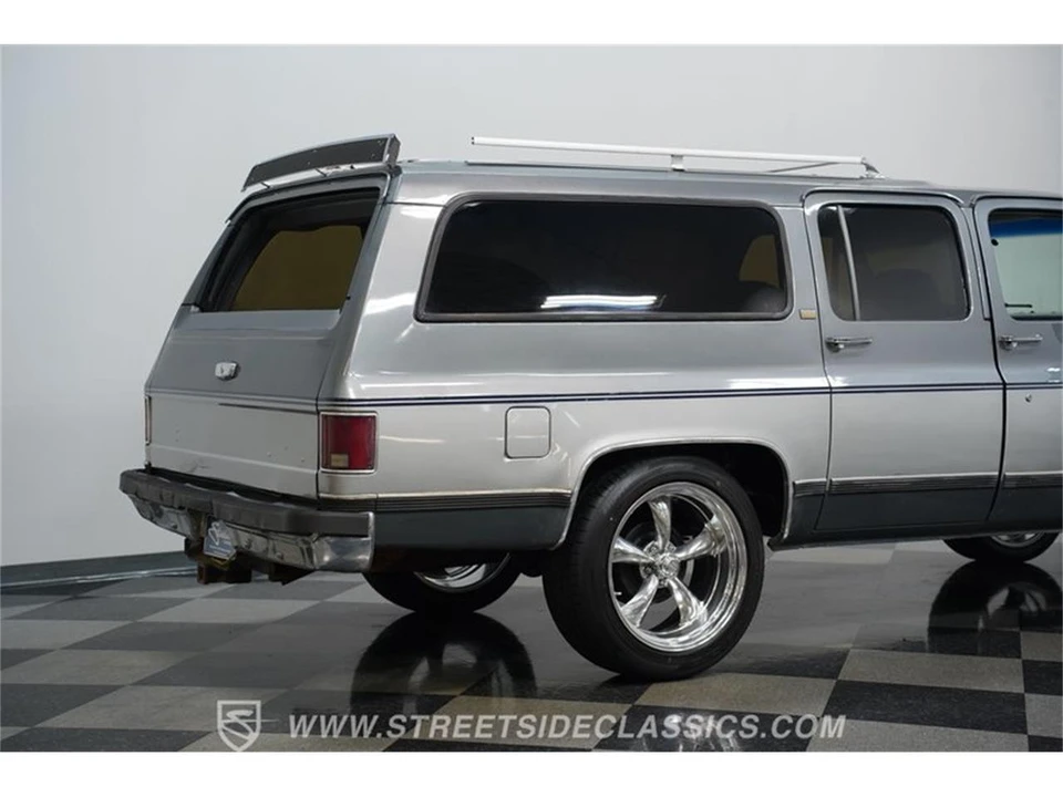 1990 Chevrolet Suburban 7th Gen - Image 24 of 31