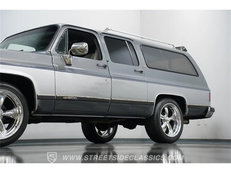 1990 Chevrolet Suburban 7th Gen - Image 20 of 31