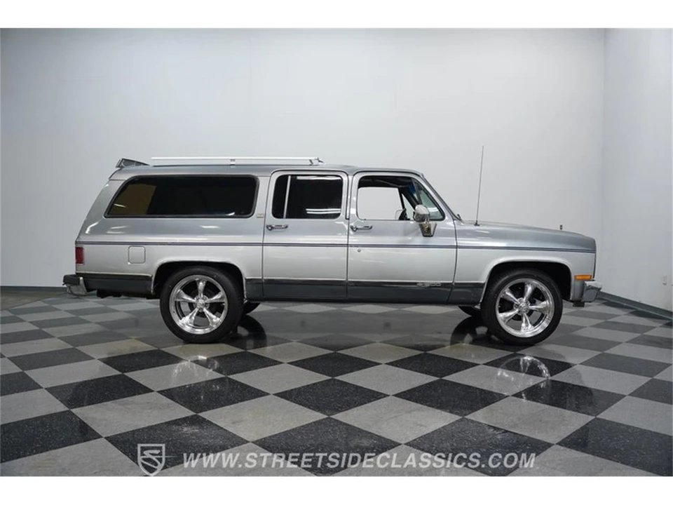 1990 Chevrolet Suburban 7th Gen - Image 13 of 31
