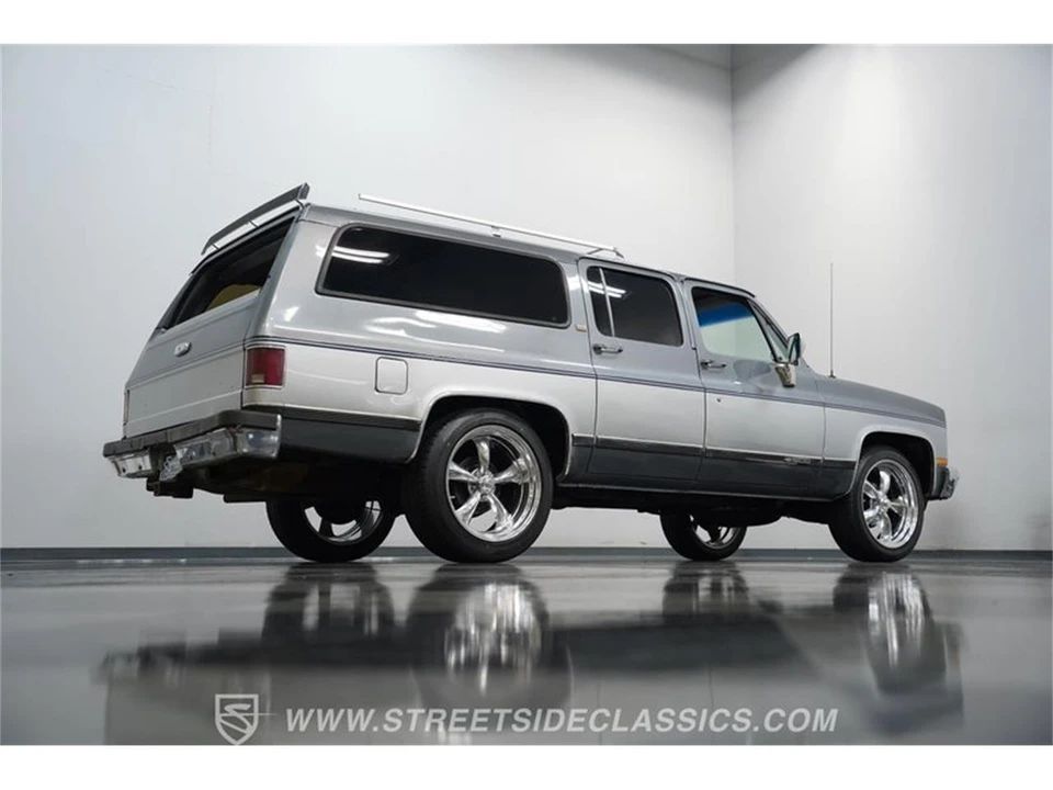 1990 Chevrolet Suburban 7th Gen - Image 25 of 31