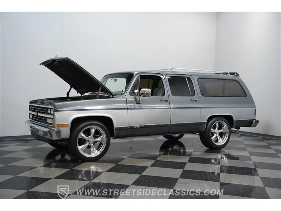 1990 Chevrolet Suburban 7th Gen - Image 29 of 31
