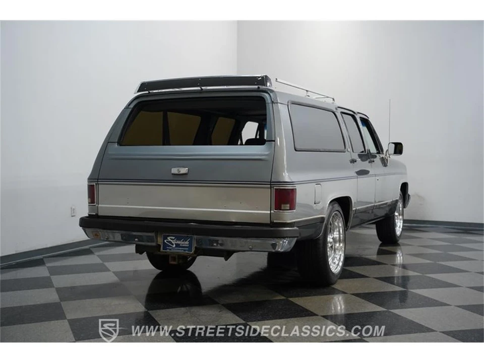 1990 Chevrolet Suburban 7th Gen - Image 10 of 31