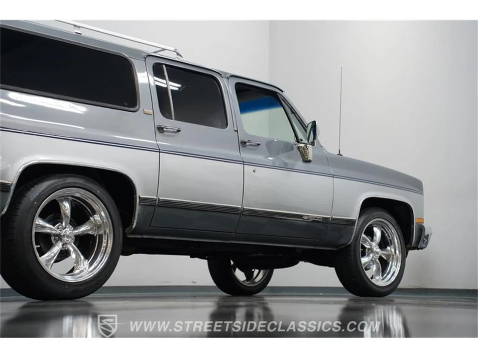 1990 Chevrolet Suburban 7th Gen - Image 26 of 31