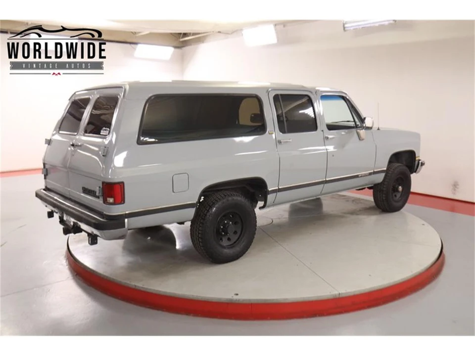 1990 Chevrolet Suburban 7th Gen - Image 6 of 31