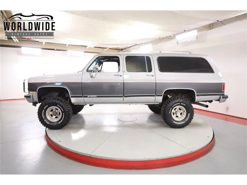 1990 Chevrolet Suburban 7th Gen - Image 3 of 31