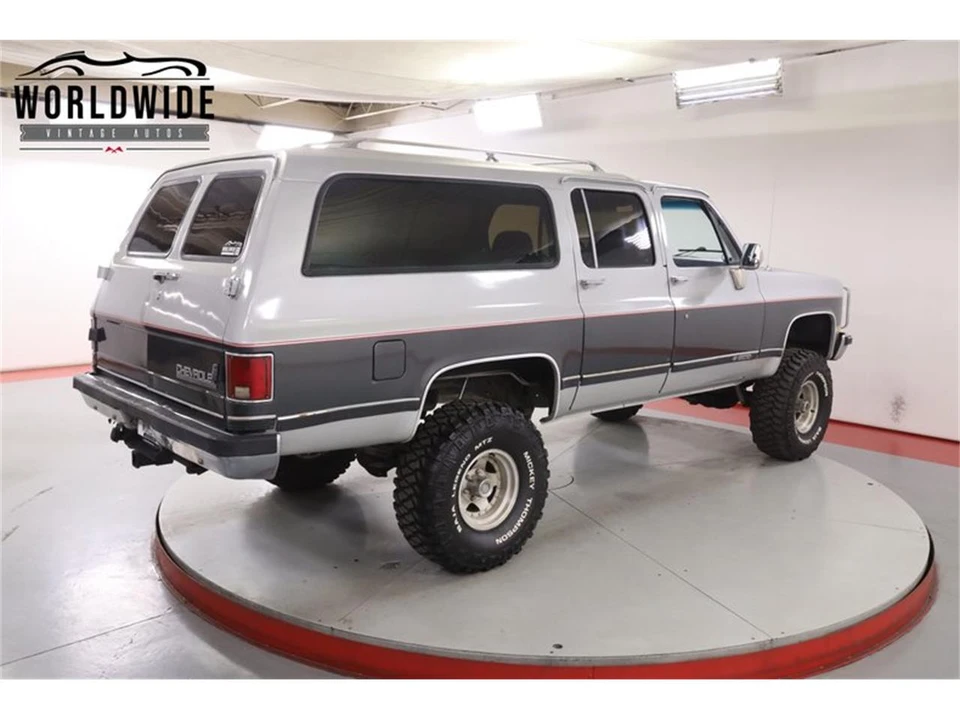 1990 Chevrolet Suburban 7th Gen - Image 6 of 31
