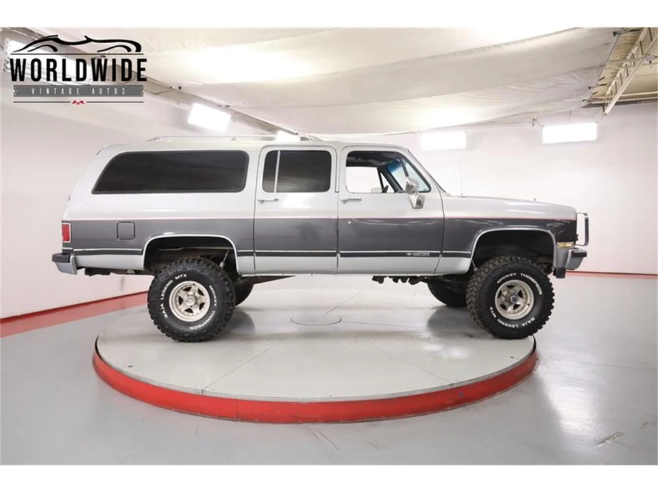 1990 Chevrolet Suburban 7th Gen - Image 4 of 31
