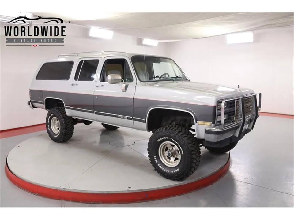 1990 Chevrolet Suburban 7th Gen - Image 2 of 31