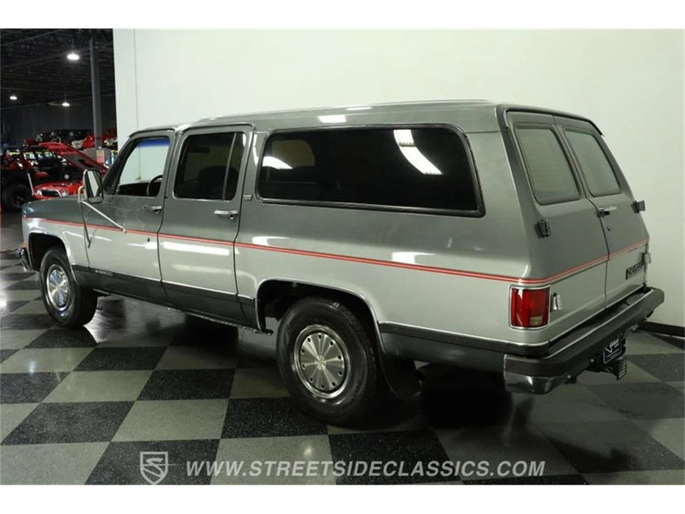 1990 Chevrolet Suburban 7th Gen - Image 7 of 31