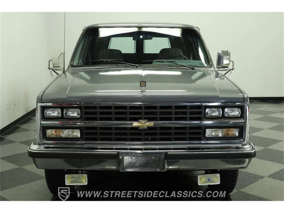 1990 Chevrolet Suburban 7th Gen - Image 16 of 31