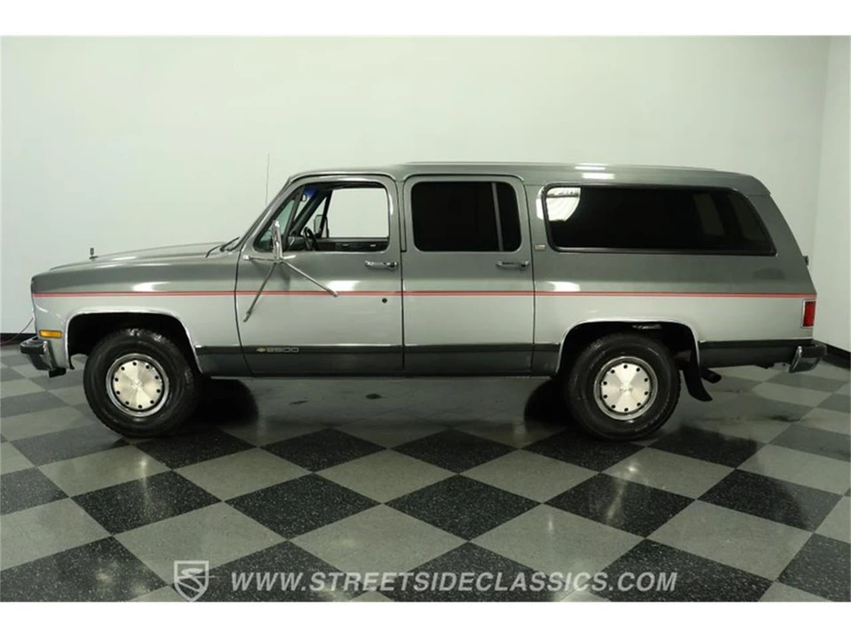 1990 Chevrolet Suburban 7th Gen - Image 2 of 31