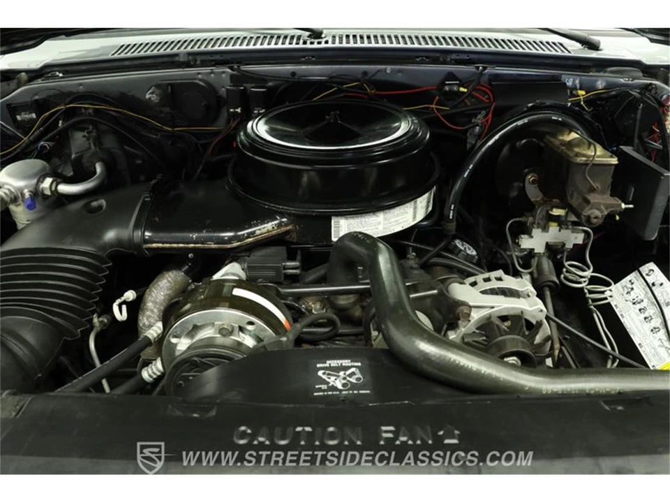 1990 Chevrolet Suburban 7th Gen - Image 3 of 31