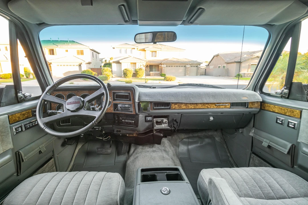 1990 Chevrolet Suburban 7th Gen - Image 31 of 31