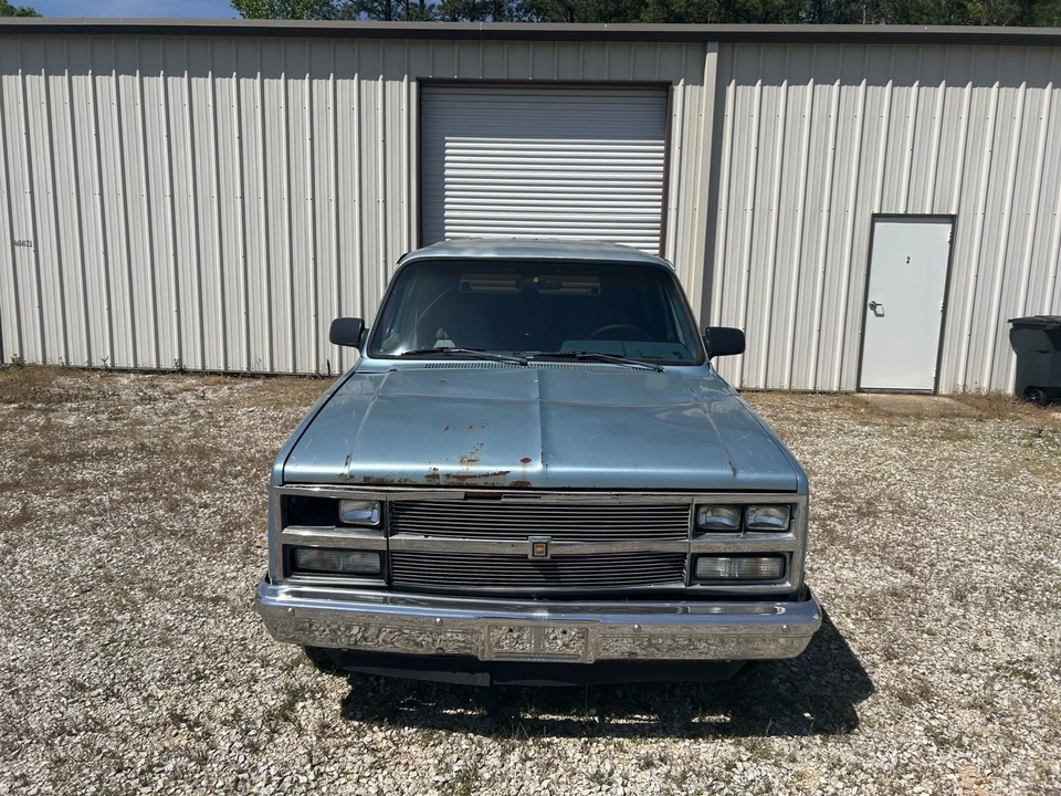 1990 Chevrolet Suburban 7th Gen - Image 4 of 12