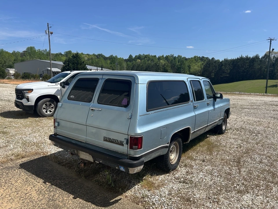 1990 Chevrolet Suburban 7th Gen - Image 3 of 12
