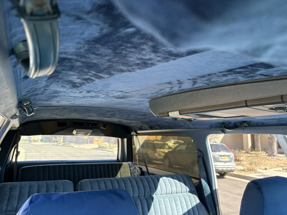 1990 Chevrolet Suburban 7th Gen - Image 15 of 15