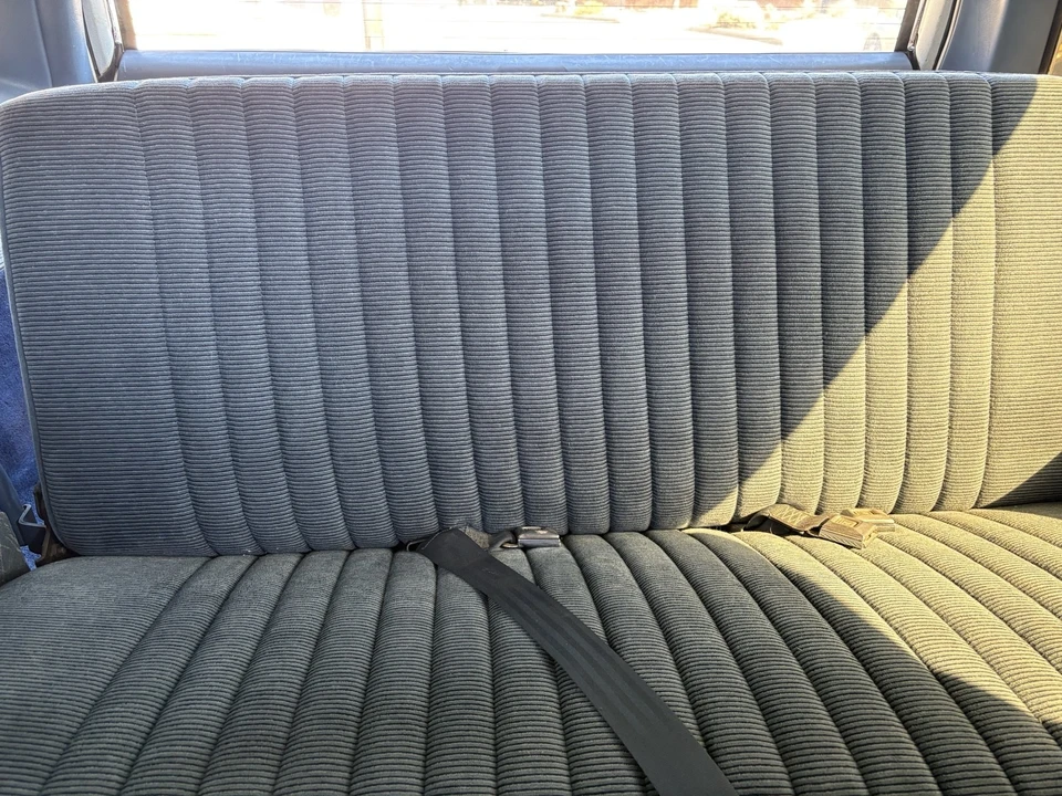 1990 Chevrolet Suburban 7th Gen - Image 7 of 15