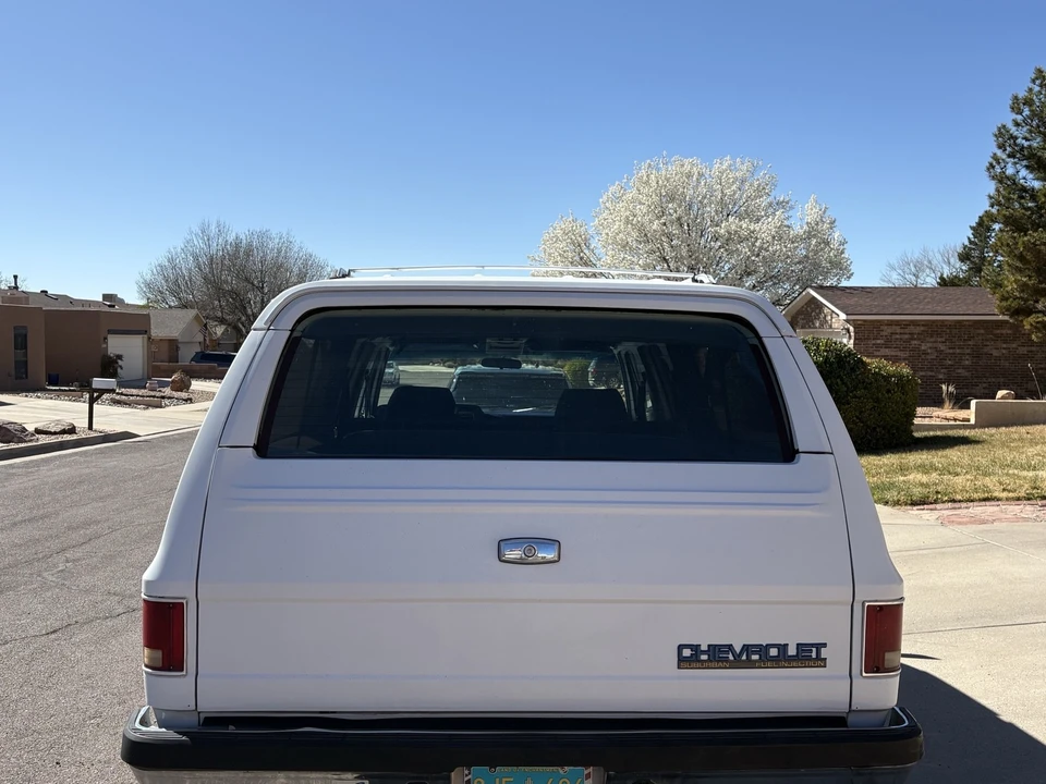 1990 Chevrolet Suburban 7th Gen - Image 6 of 15