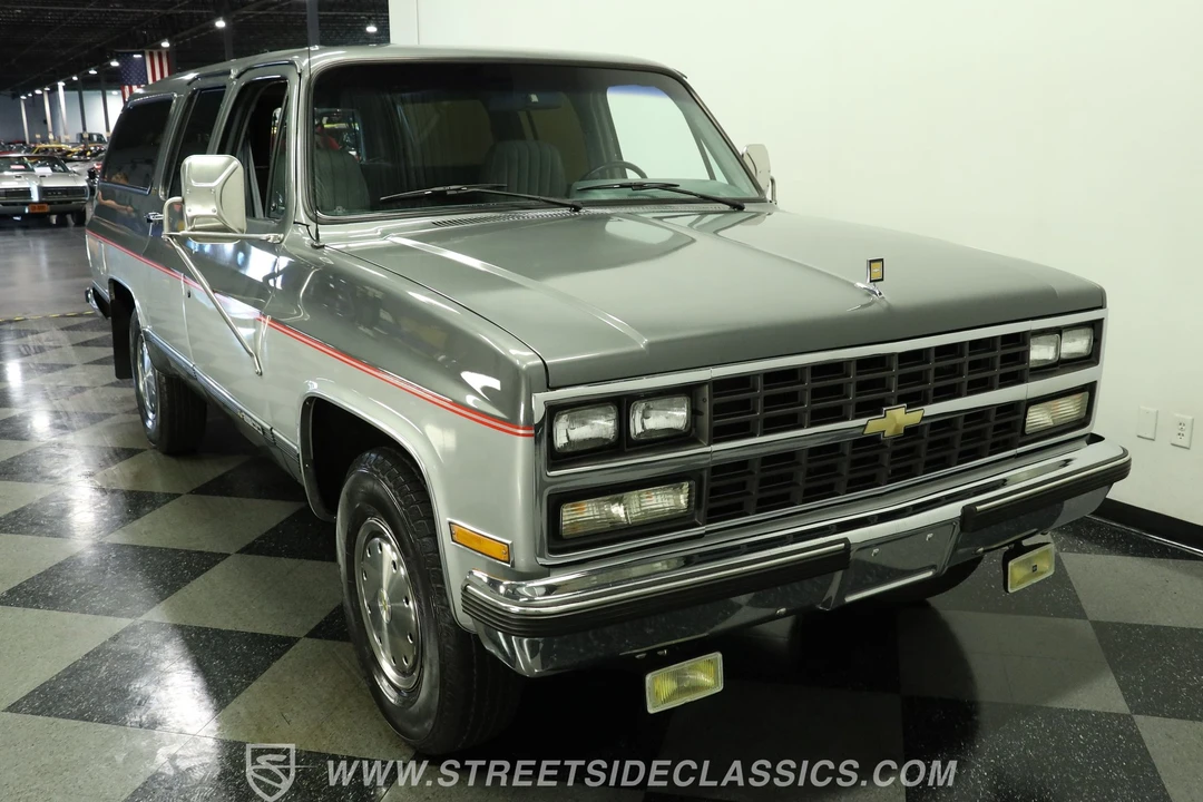 1990 Chevrolet Suburban 7th Gen - Image 12 of 31
