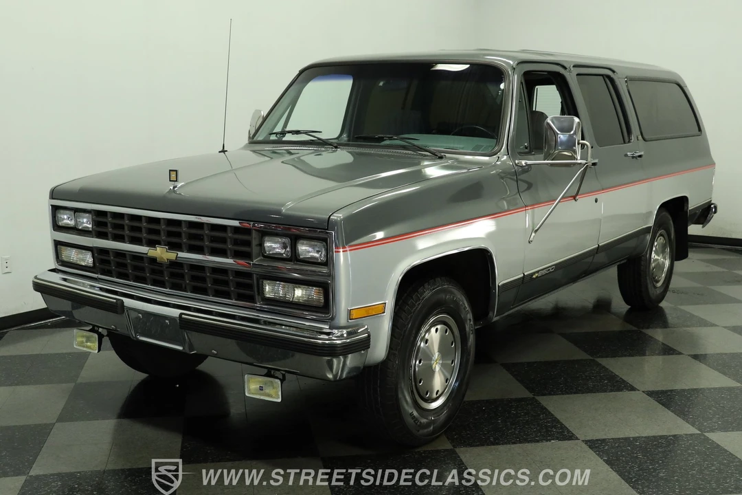 1990 Chevrolet Suburban 7th Gen - Image 14 of 31