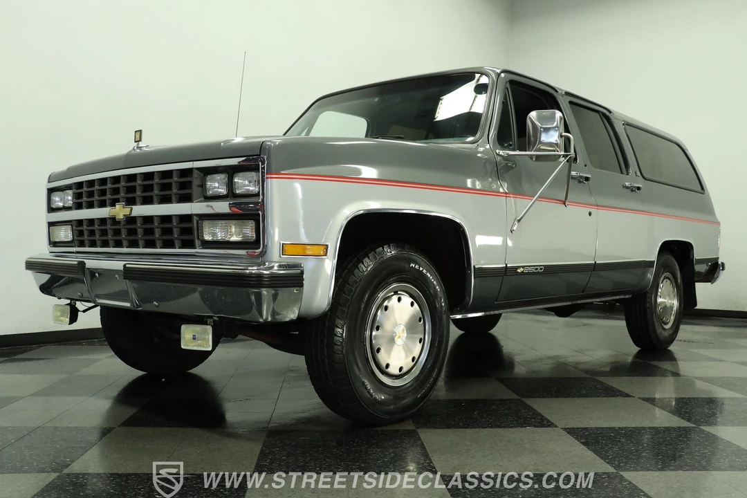 1990 Chevrolet Suburban 7th Gen - Image 15 of 31