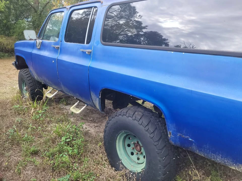 1990 Chevrolet Suburban 7th Gen - Image 3 of 11