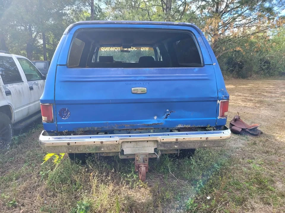 1990 Chevrolet Suburban 7th Gen - Image 7 of 11