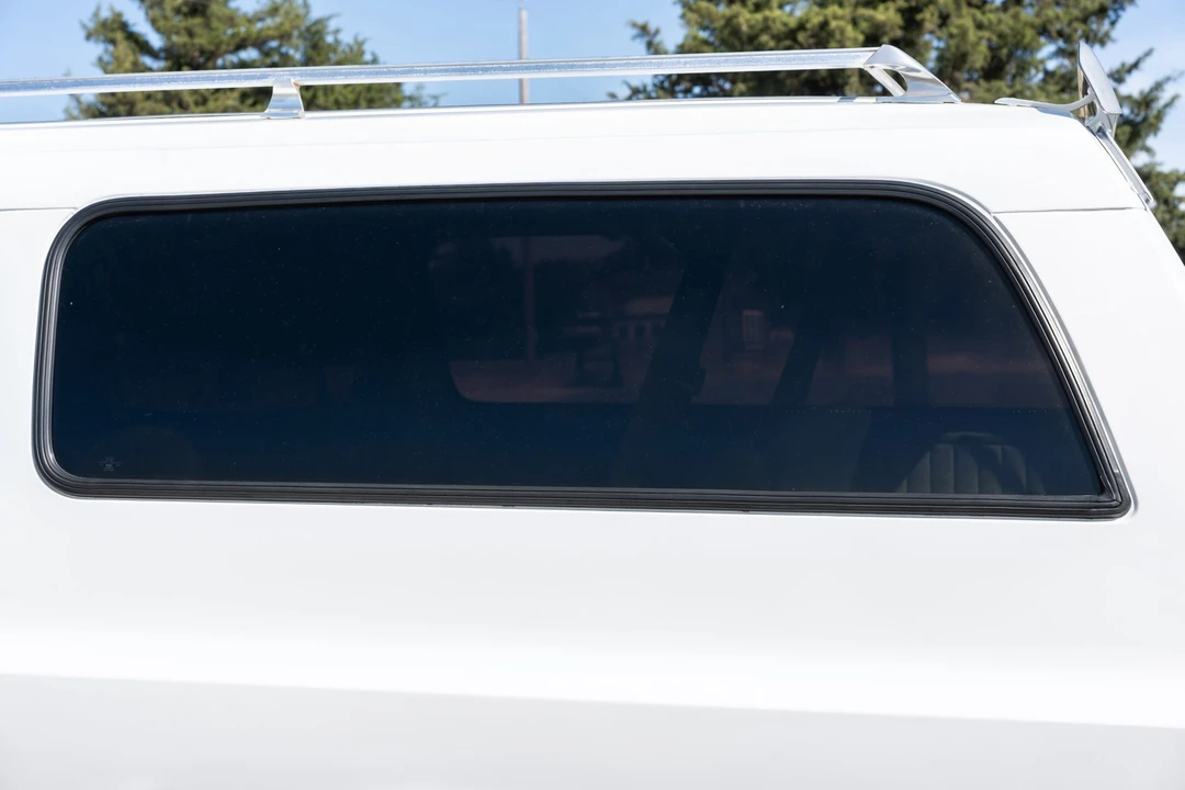 1990 Chevrolet Suburban 7th Gen - Image 25 of 31