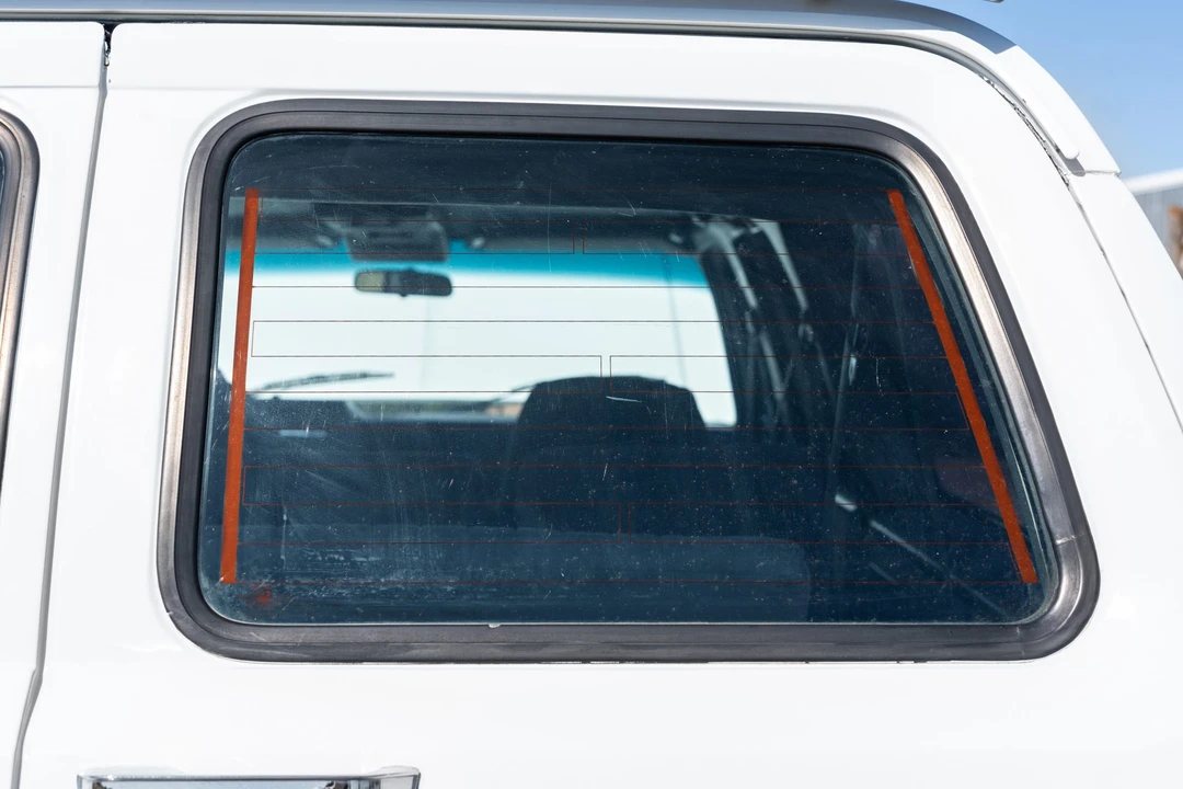 1990 Chevrolet Suburban 7th Gen - Image 27 of 31