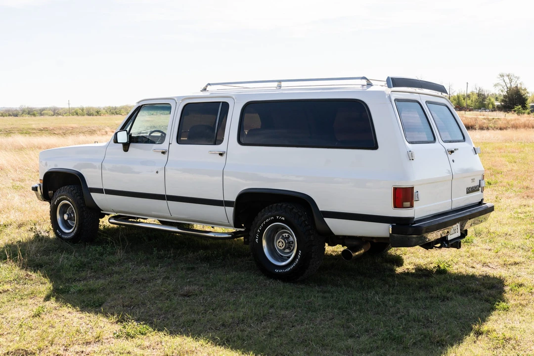 1990 Chevrolet Suburban 7th Gen - Image 6 of 31