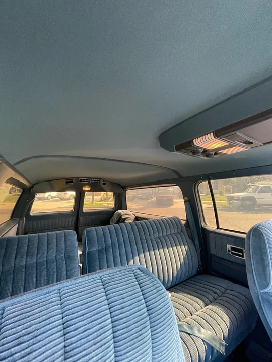 1990 Chevrolet Suburban 7th Gen - Image 6 of 21