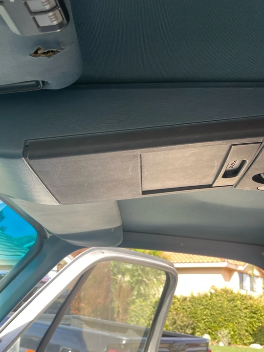 1990 Chevrolet Suburban 7th Gen - Image 15 of 21