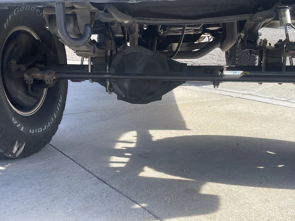 1990 Chevrolet Suburban 7th Gen - Image 16 of 21