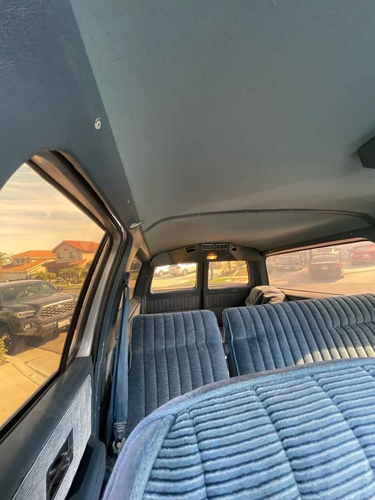 1990 Chevrolet Suburban 7th Gen - Image 7 of 21