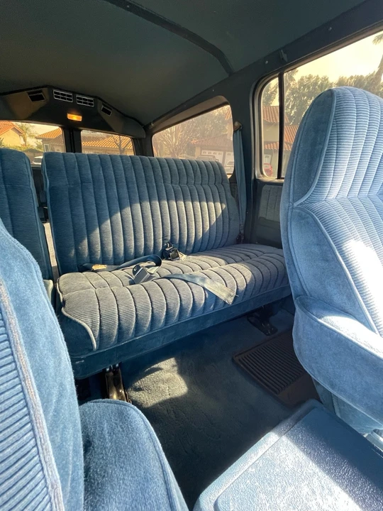 1990 Chevrolet Suburban 7th Gen - Image 9 of 21