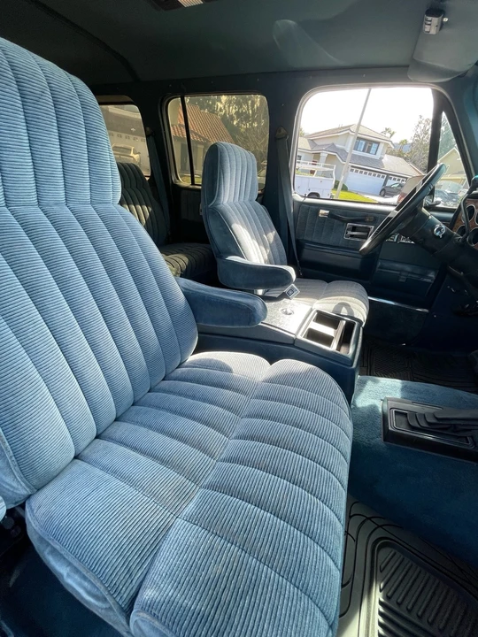 1990 Chevrolet Suburban 7th Gen - Image 10 of 21