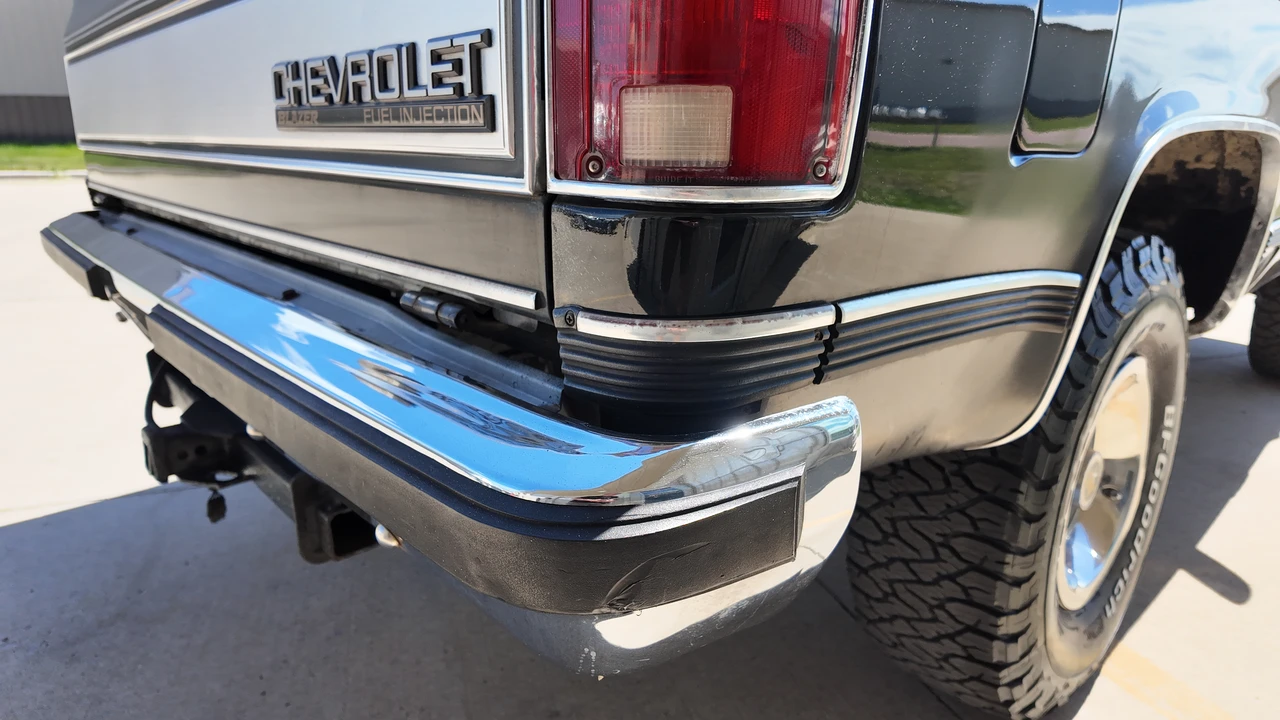 1990 Chevrolet K5 Blazer 2nd Gen - Image 19 of 31