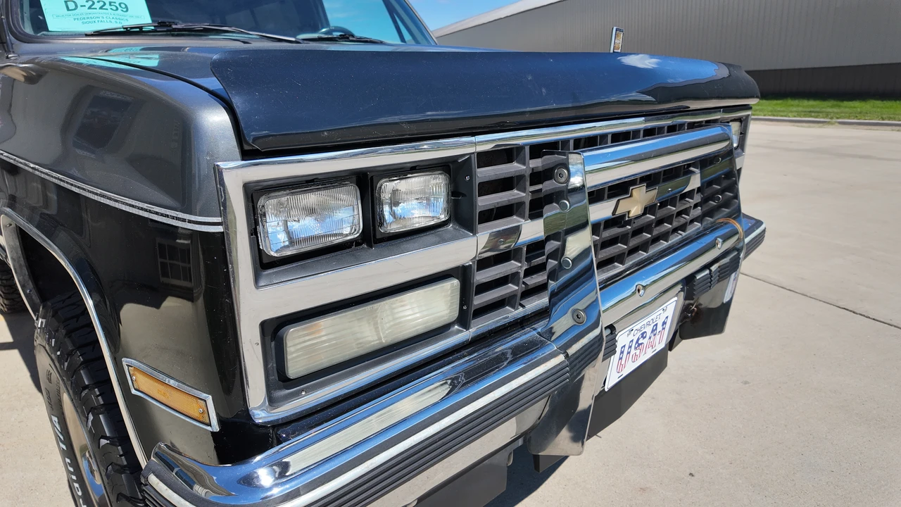 1990 Chevrolet K5 Blazer 2nd Gen - Image 27 of 31